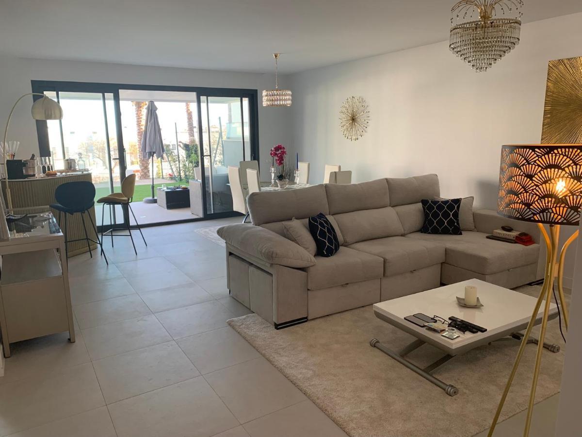 Casa Casu New Stunning 3 Bed Raised Ground Floor Apartment & Huge Balcony With Sea Pool & Mountain View Indoor & Outdoor Swimming Pools & Gym Walking Distance To Beach Port Estepona Traveller Award 2023 Bagian luar foto