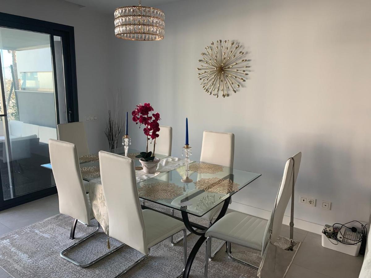 Casa Casu New Stunning 3 Bed Raised Ground Floor Apartment & Huge Balcony With Sea Pool & Mountain View Indoor & Outdoor Swimming Pools & Gym Walking Distance To Beach Port Estepona Traveller Award 2023 Bagian luar foto