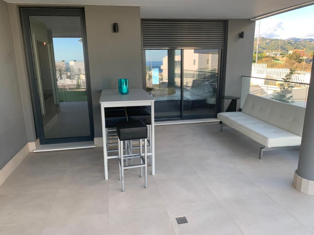 Casa Casu New Stunning 3 Bed Raised Ground Floor Apartment & Huge Balcony With Sea Pool & Mountain View Indoor & Outdoor Swimming Pools & Gym Walking Distance To Beach Port Estepona Traveller Award 2023 Bagian luar foto