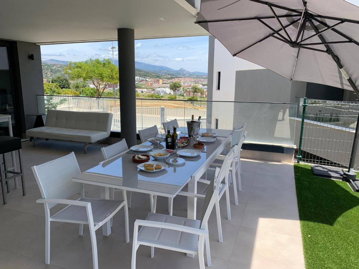 Casa Casu New Stunning 3 Bed Raised Ground Floor Apartment & Huge Balcony With Sea Pool & Mountain View Indoor & Outdoor Swimming Pools & Gym Walking Distance To Beach Port Estepona Traveller Award 2023 Bagian luar foto