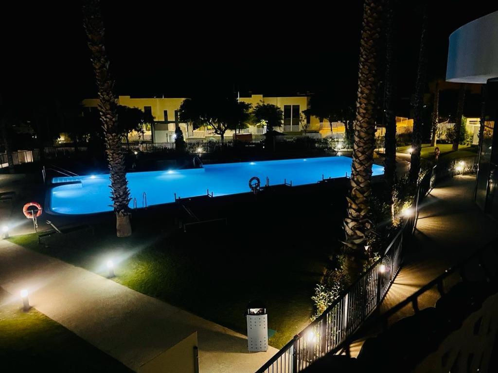 Casa Casu New Stunning 3 Bed Raised Ground Floor Apartment & Huge Balcony With Sea Pool & Mountain View Indoor & Outdoor Swimming Pools & Gym Walking Distance To Beach Port Estepona Traveller Award 2023 Bagian luar foto