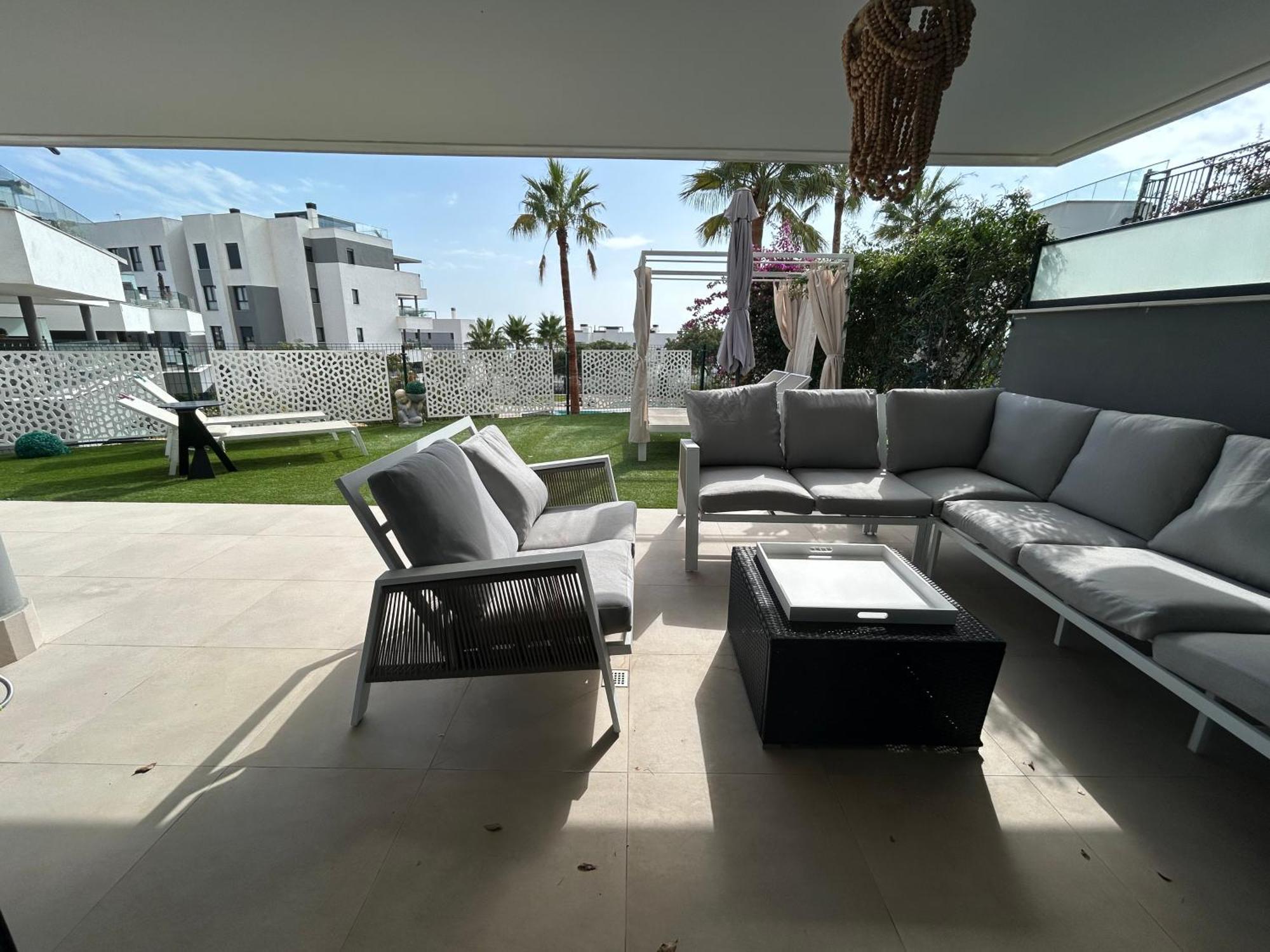 Casa Casu New Stunning 3 Bed Raised Ground Floor Apartment & Huge Balcony With Sea Pool & Mountain View Indoor & Outdoor Swimming Pools & Gym Walking Distance To Beach Port Estepona Traveller Award 2023 Bagian luar foto