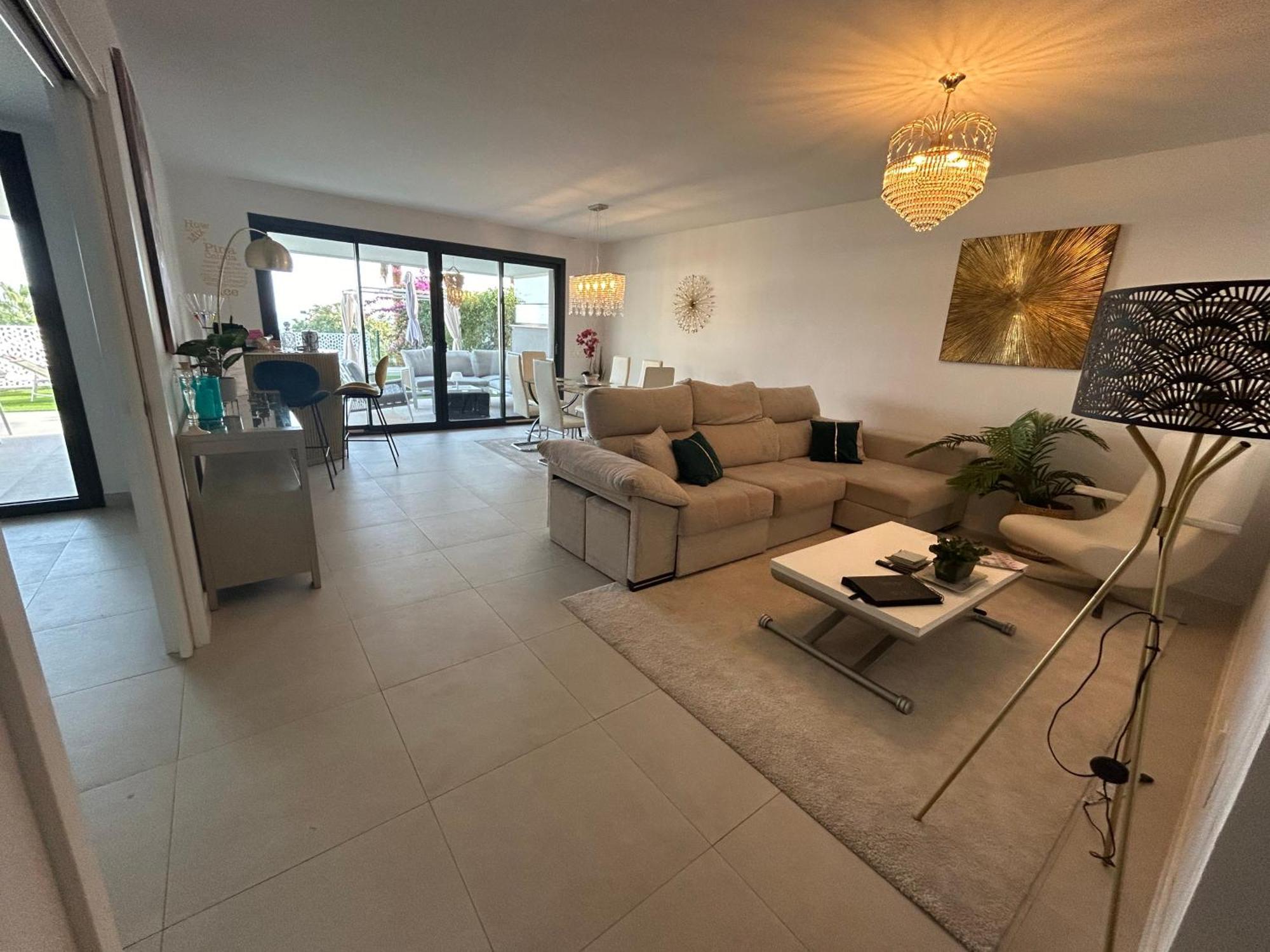 Casa Casu New Stunning 3 Bed Raised Ground Floor Apartment & Huge Balcony With Sea Pool & Mountain View Indoor & Outdoor Swimming Pools & Gym Walking Distance To Beach Port Estepona Traveller Award 2023 Bagian luar foto